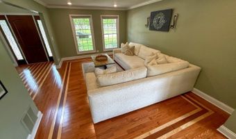 1860 Dorchester Ave, Algonquin, IL 60102