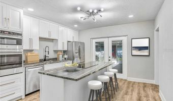 223 PINEHURST Dr, Auburndale, FL 33823