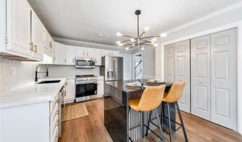 4929 Willow Creek Dr, Woodstock, GA 30188