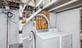 1701 Main St, Adel, IA 50003