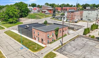 109-111 W Hazel St, Albion, IN 46701
