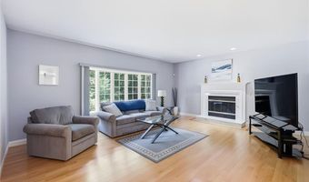 3 Connor Ln, Barrington, RI 02806