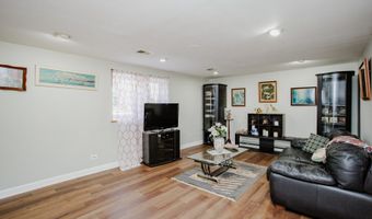 1849 W Spring Ridge Dr, Arlington Heights, IL 60004