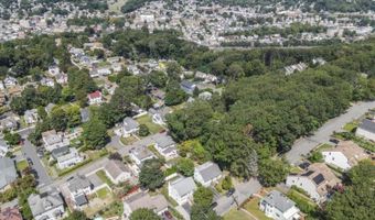 24 Livingston Ave, Andover, NJ 07801