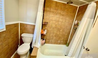 5921 Hinton Rd, Athens, WV 24712
