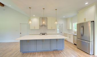 410 Edgewood Dr, Belton, SC 29627