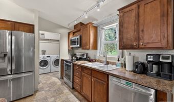 107 S Van Wyck Ave, Cascade, ID 83611