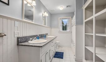 3528 Main St, Barnstable, MA 02630