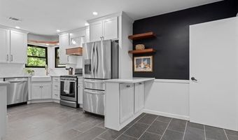 2930 W Cambridge Ct, Bartlesville, OK 74006