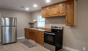 133 W Delta St, Aurora, MO 65605