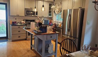 7719 HERITAGE Dr, Annandale, VA 22003