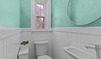 21 Earlham Way, Warwick, RI 02886