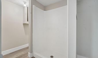 3255 Winding Creek Dr, Columbus, OH 43223
