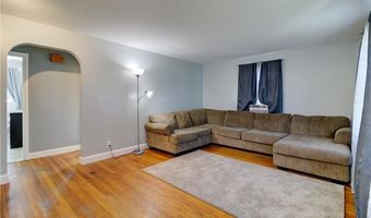 2540 W Shore Rd, Warwick, RI 02889