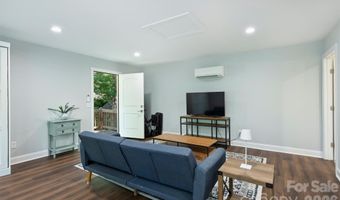 1617 Hawthorne Ln, Charlotte, NC 28205