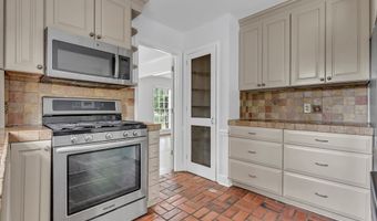 1904 Chatham Dr, Albany, GA 31721
