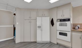 21986 LAUREL Ave, Aurora, OR 97002