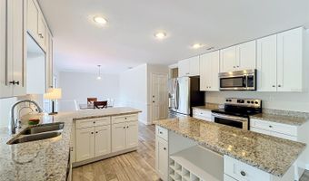 411 MONTICELLO Dr, Altamonte Springs, FL 32701