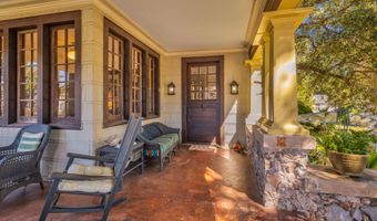 119 Washington St, Bay St. Louis, MS 39520