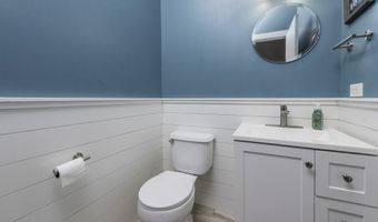 686 Kennedy Dr, Antioch, IL 60002