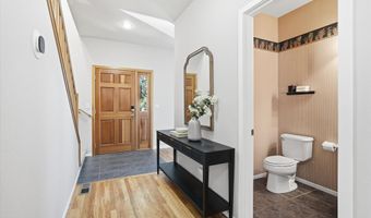 215 Piedmont Dr, Ashland, OR 97520