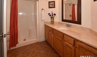 5 Biltmore Ct, Avon, CT 06001