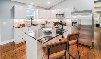 5910 SW 9th St, Lincoln, NE 68523