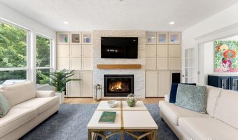 926 Dogwood Meadows Dr SE 45, Ada, MI 49301