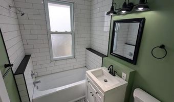 208 W Elm St, Alton, IL 62002