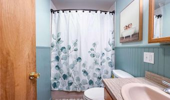 12 Beach St, Alton, NH 03810