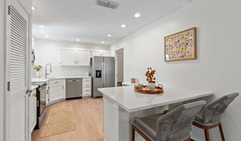 1578 LINKSIDE Dr, Atlantic Beach, FL 32233