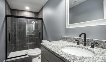 5910 SW 9th St, Lincoln, NE 68523