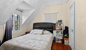 8911 Manor Ave, Allen Park, MI 48101