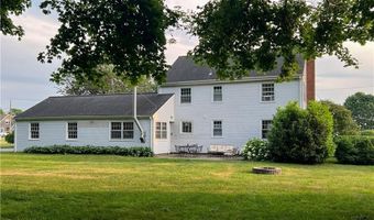9 South Dr, Middletown, RI 02842