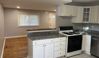 7 Metroview Ct, Ann Arbor, MI 48108