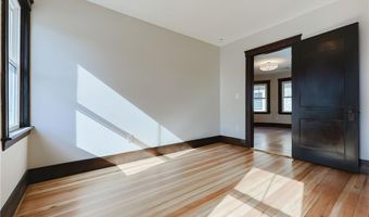 65 Burton St 3, Bristol, RI 02809