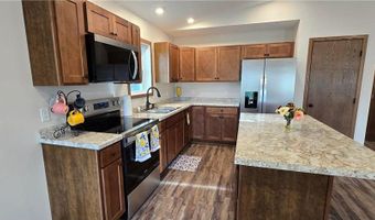 610 E 4th St, Albert Lea, MN 56007