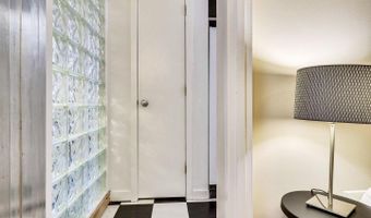 1111 ARLINGTON Blvd #812, Arlington, VA 22209