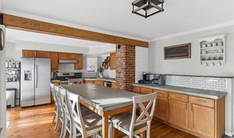 915 N 9th St, Atchison, KS 66002