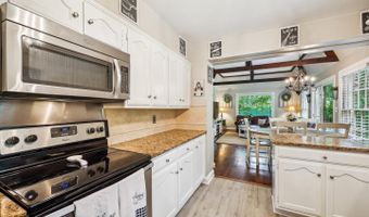7600 CHARLESTON Dr, Bethesda, MD 20817
