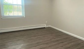 3 Admiralty Dr 8-6, Middletown, RI 02842