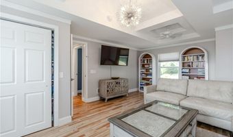 21 Crestwood Rd, Warwick, RI 02886