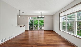 15533 Eagle Shore Dr 806, Apple Valley, MN 55124