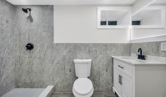 17 Banbury Ct, Amityville, NY 11701