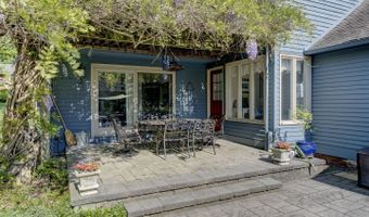 121 Sunset Ln, Berlin, CT 06037