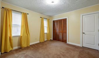 25 Manhattan Ave, Bridgeport, CT 06606