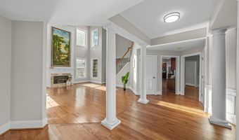 2086 Autumn Hill Dr, Ann Arbor, MI 48103