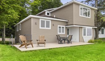 17646 S Ridgewood Dr, Arcadia, MI 49613