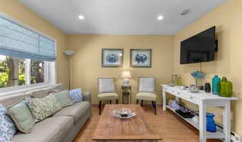 379 Bluff Rd 123, Amagansett, NY 11930