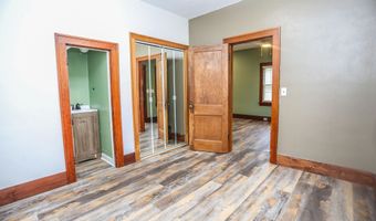 805 NE 1st Ave, Aberdeen, SD 57401